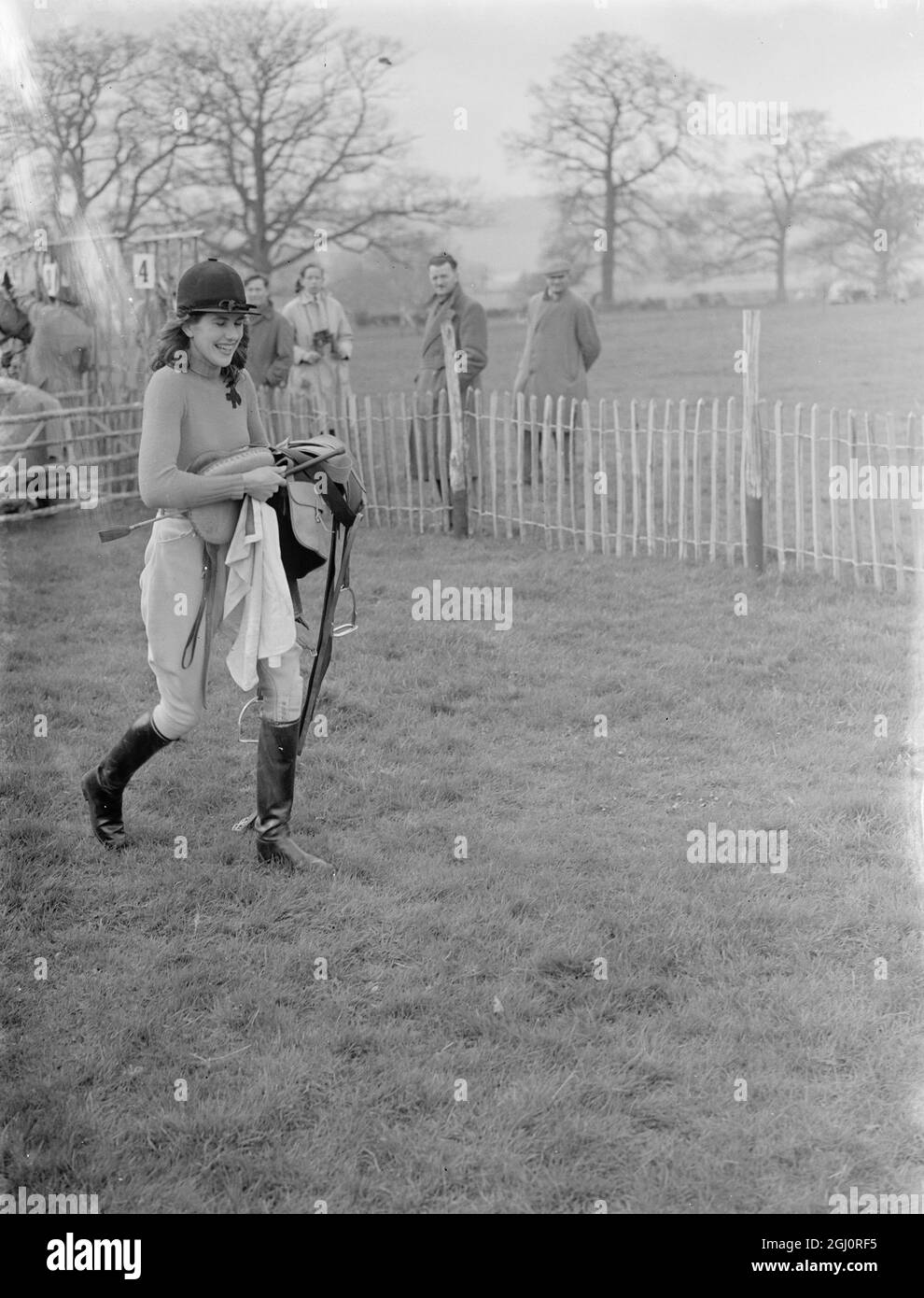 Eridge Point to Point - Ladies Race . Frau P . Ainslie . 22. April 1947 Stockfoto