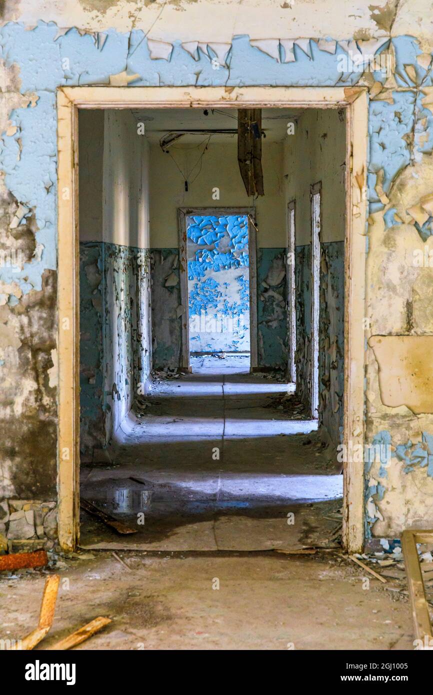 Ukraine, Pripjat, Tschernobyl. Verlassene Korridore des Krankenhausgebäudes. Stockfoto