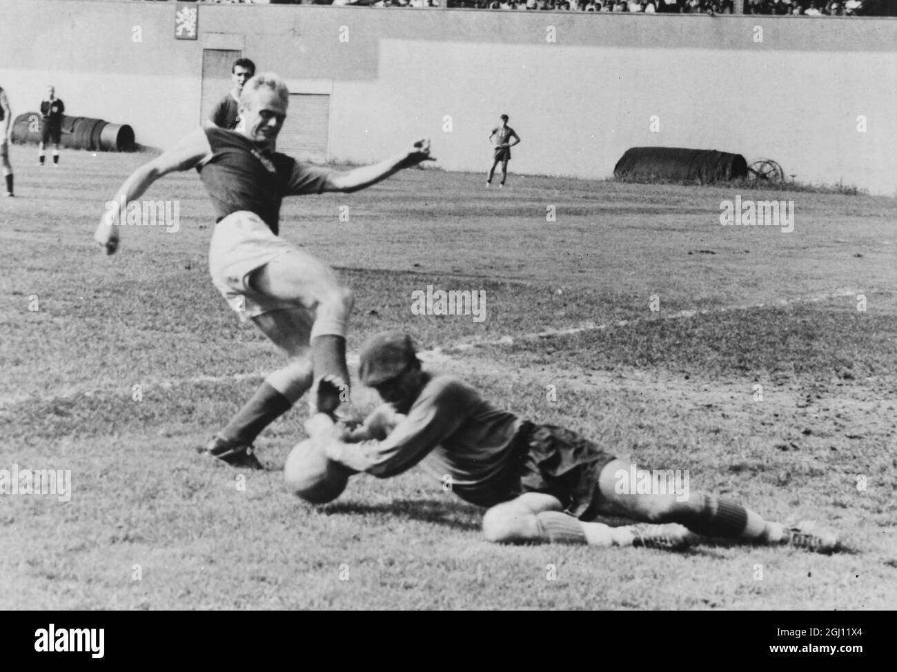 FUSSBALLSPIELER JAN BRUMOVSKY TSCHECHISCHE FUSSBALL DUKLA V EVERTON - 8. AUGUST 1961 Stockfoto