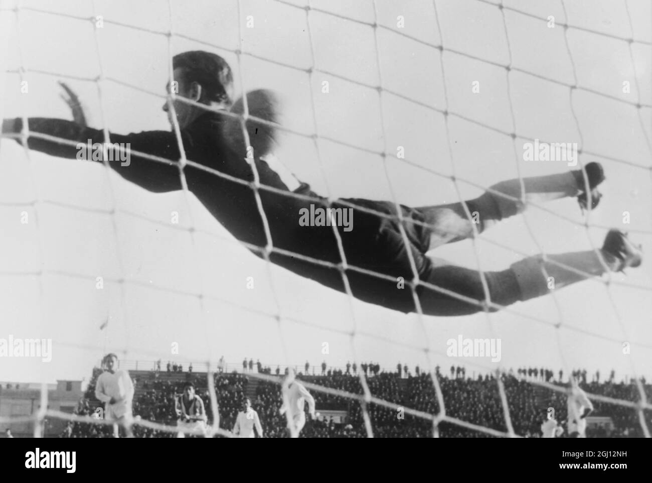 FUSSBALL-EUROPAMEISTERSCHAFT GRIECHISCH V CZECHSLOVAKIA GRIECHENLAND ERSTES TOR 24. NOVEMBER 1961 Stockfoto