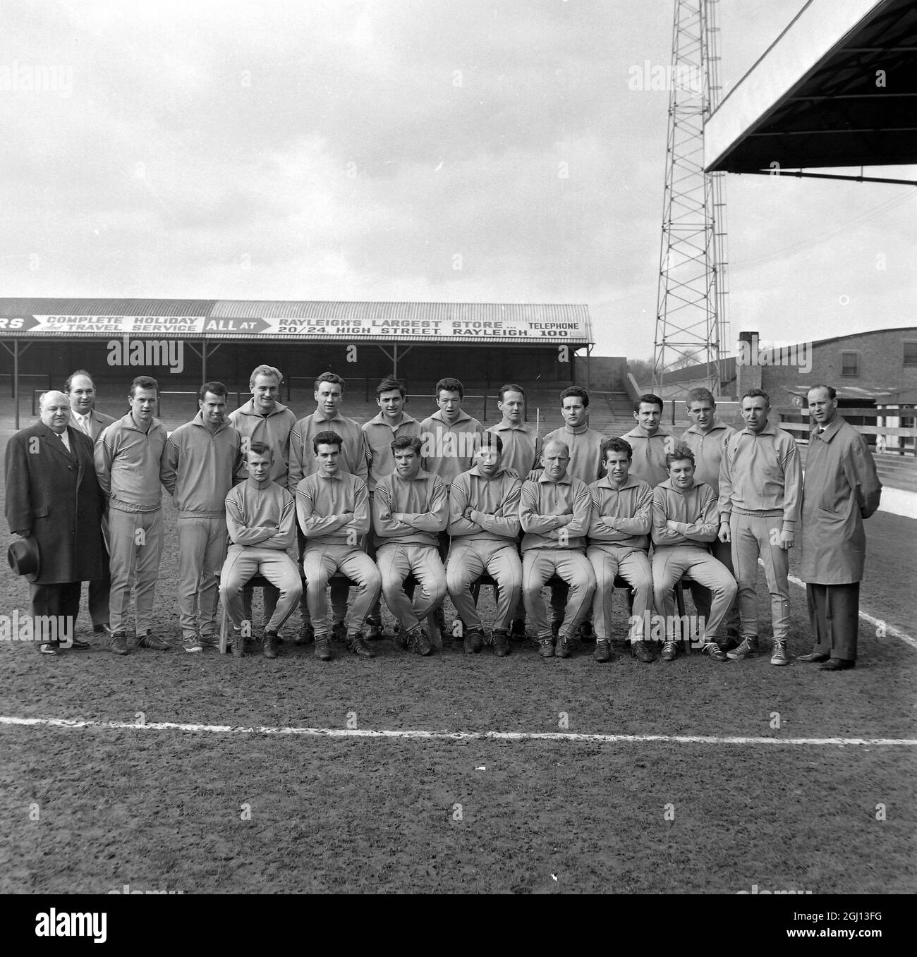 FUSSBALL ÖSTERREICHISCHE MANNSCHAFT POSE ; 2. APRIL 1962 Stockfoto