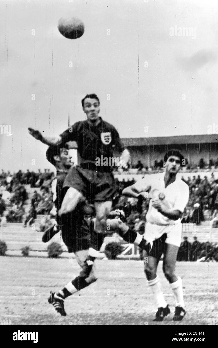 ENGLAND V BULGARIEN IN AKTION BEI DER FUSSBALL-WELTMEISTERSCHAFT IN CHILE - ; 7. JUNI 1962 Stockfoto