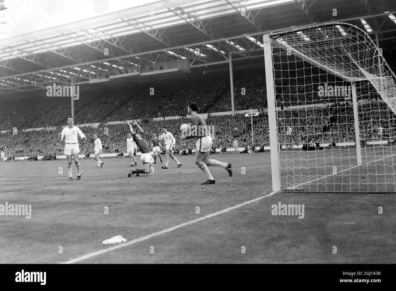 MANCHESTER UNITED V LEICESTER CITY FUSSBALLSPIEL IM WEMBLEY STADIUM ; 16. JUNI 1962 Stockfoto