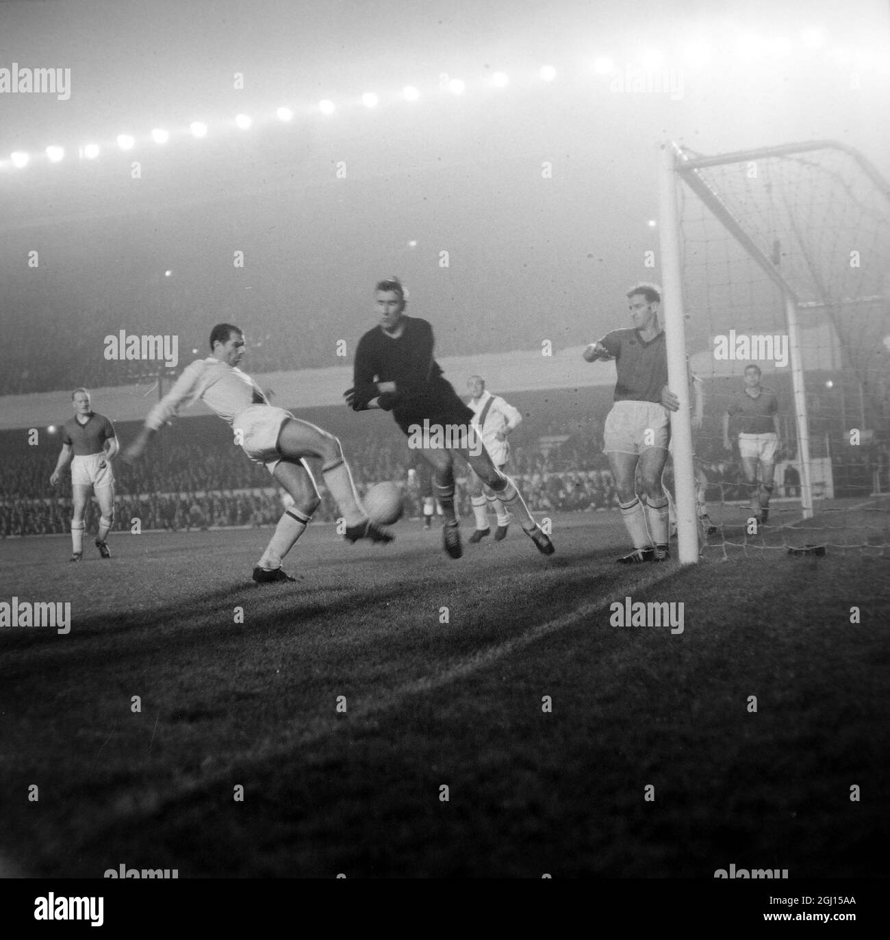 FUSSBALL-EUROPAMEISTERSCHAFT BANGOR V NAPOLI DAVIES ERHEBT ANKLAGE GEGEN MARIA ; 10. OKTOBER 1962 Stockfoto