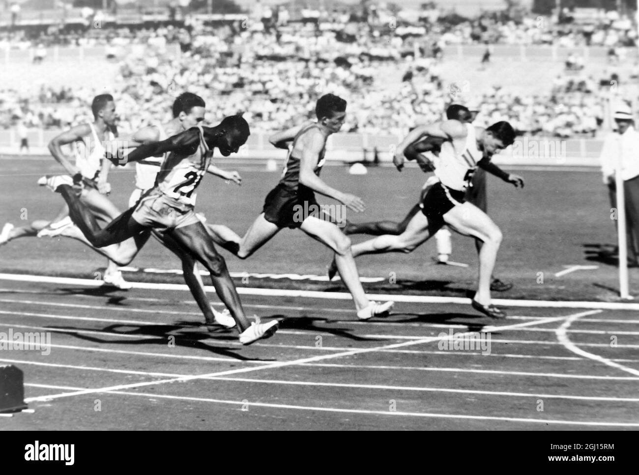 LEICHTATHLETIK COMMONWEALTH-SPIELE IN PERTH 220 YARDS SEMI CLEARY WINS ; 4 DEZEMBER 1962 Stockfoto