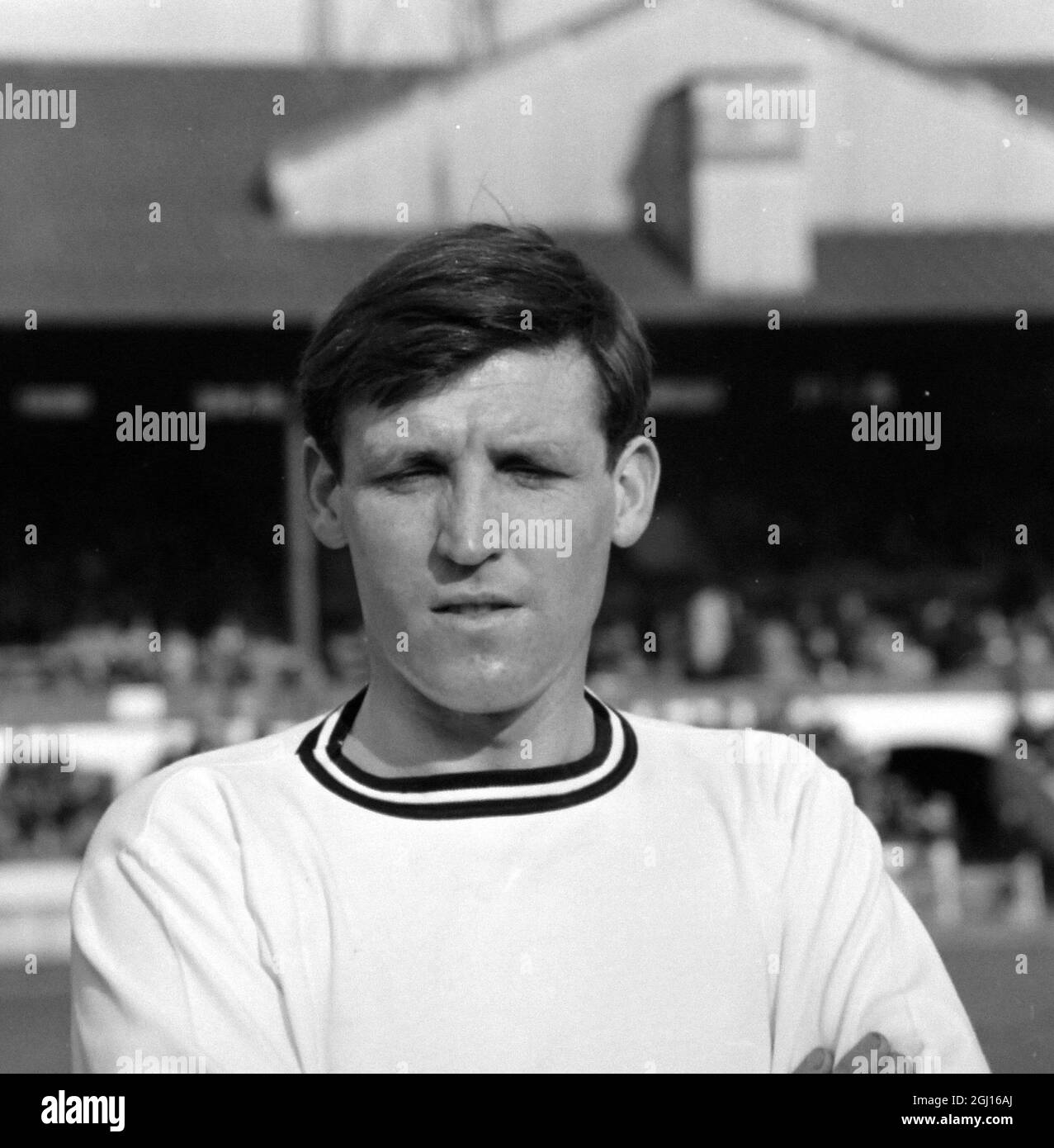 KEN TAYLOR - PORTRAIT DES FUSSBALLERS VON HUDDERSFIELD CITY FOOTBALL CLUB PORTRAIT ; 6. MÄRZ 1963 Stockfoto
