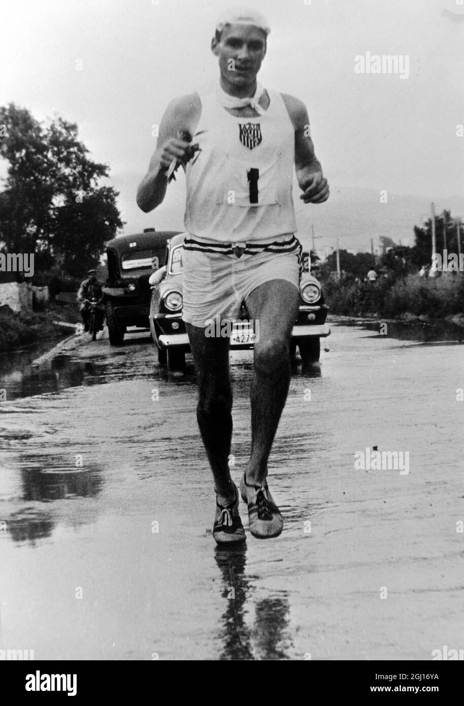 AMERIKANISCHER ATHLET LEONARD EDELEN BEI SEINEM REKORDLAUF IN ATHEN / ; 20. MAI 1963 Stockfoto