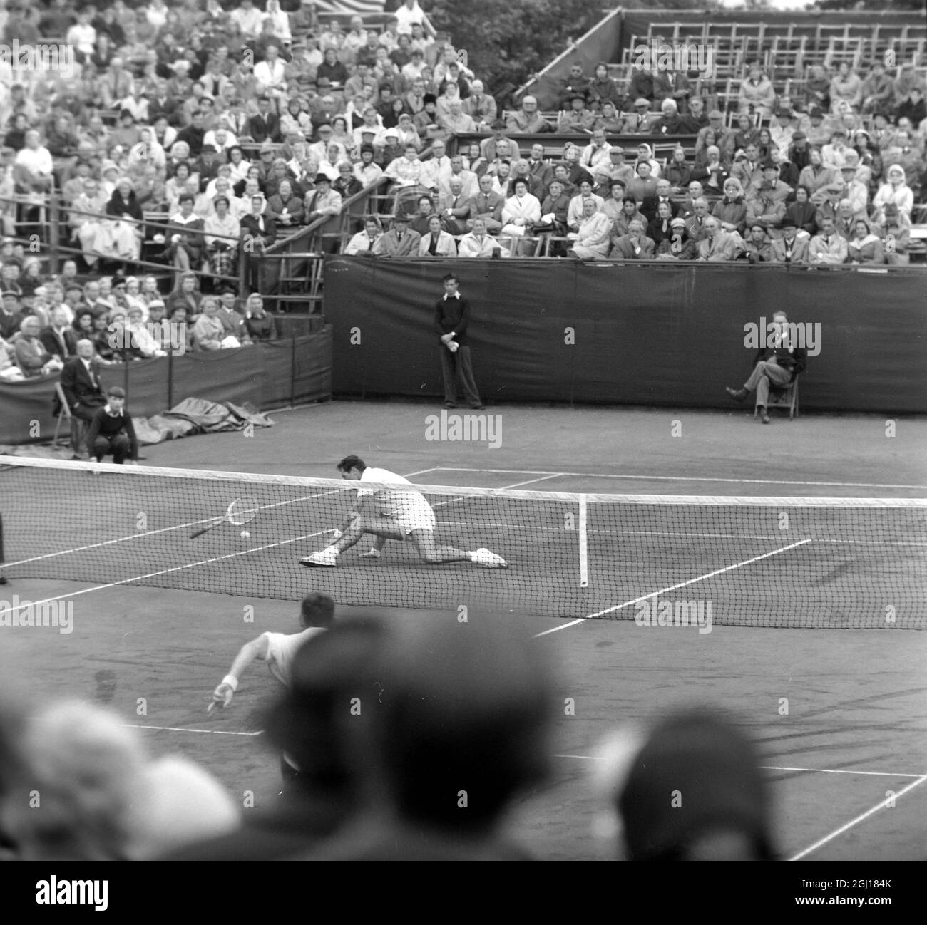 TENNIS DAVIS CUP INTER ZONE HALBFINALE MIKE SANGSTER IN AKTION IN BOURNMOUTH - ; 26. SEPTEMBER 1963 Stockfoto