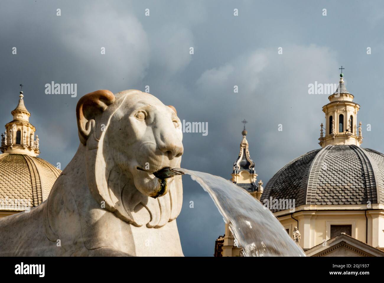 Italien, Rom. Piazza del Popolo, Fontana dei Leoni (Löwenbrunnen), von Giuseppe Valadier (1828). Stockfoto