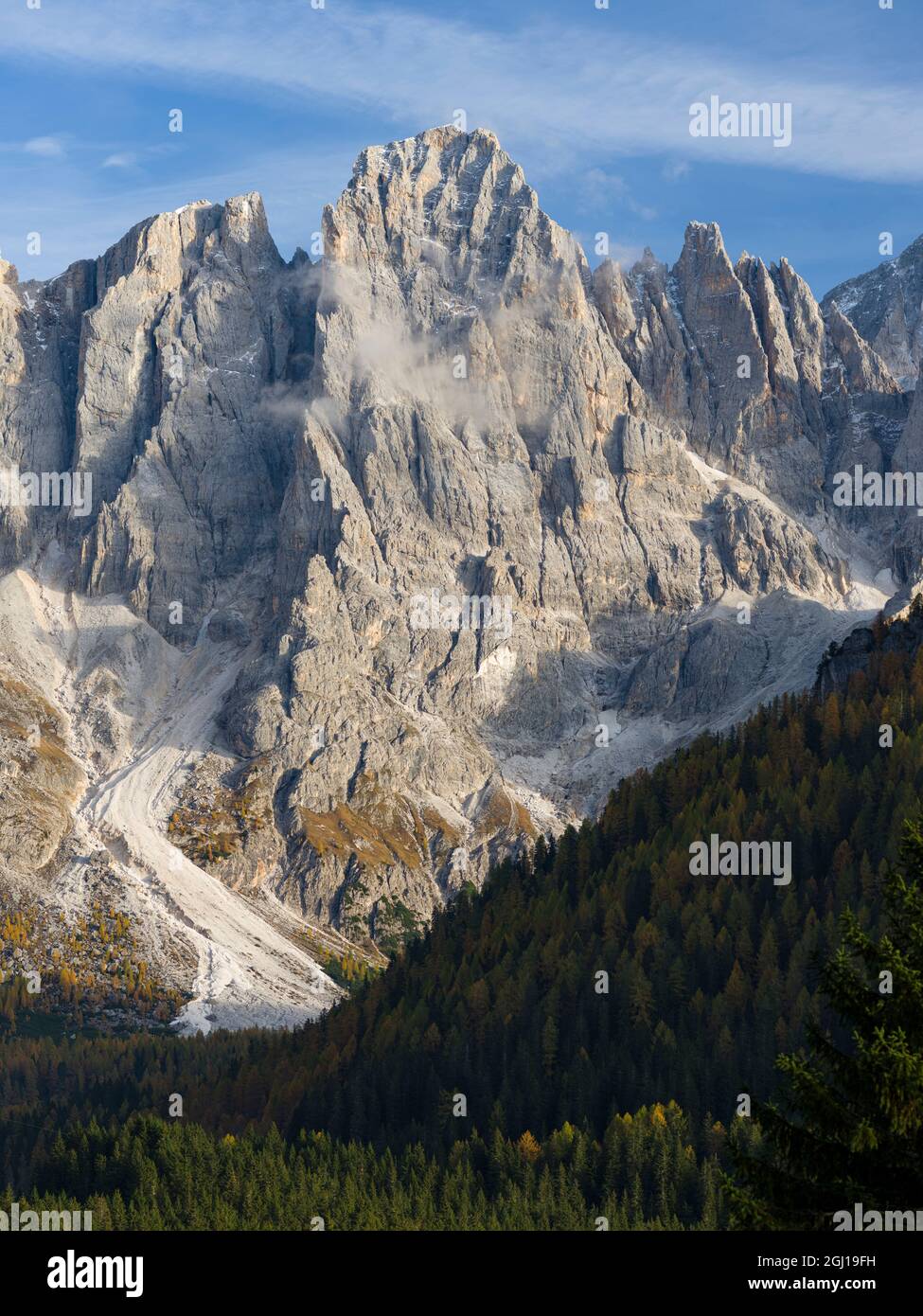 Cima dei Bureloni. Die Gipfel überragen das Val Venegia. Pala-Gruppe (Pale di San Martino) in den dolomiten des Trentino, Italien. Pala ist Teil der UNESCO W Stockfoto