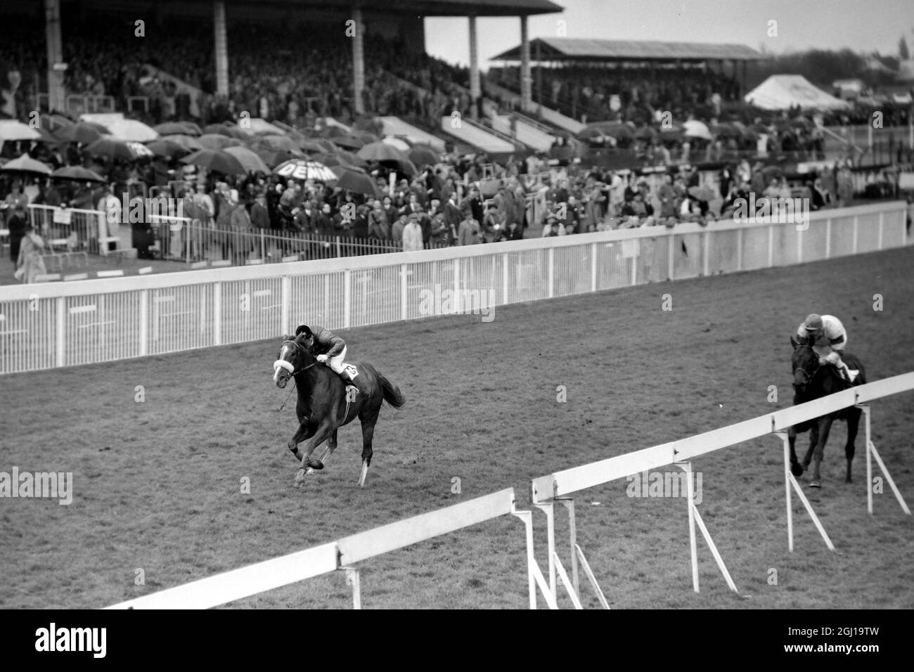 HORSES RACE AURA SIME J GREAT METROPOLITAN HANDICAP IN EPSOM ; 21. APRIL 1964 Stockfoto