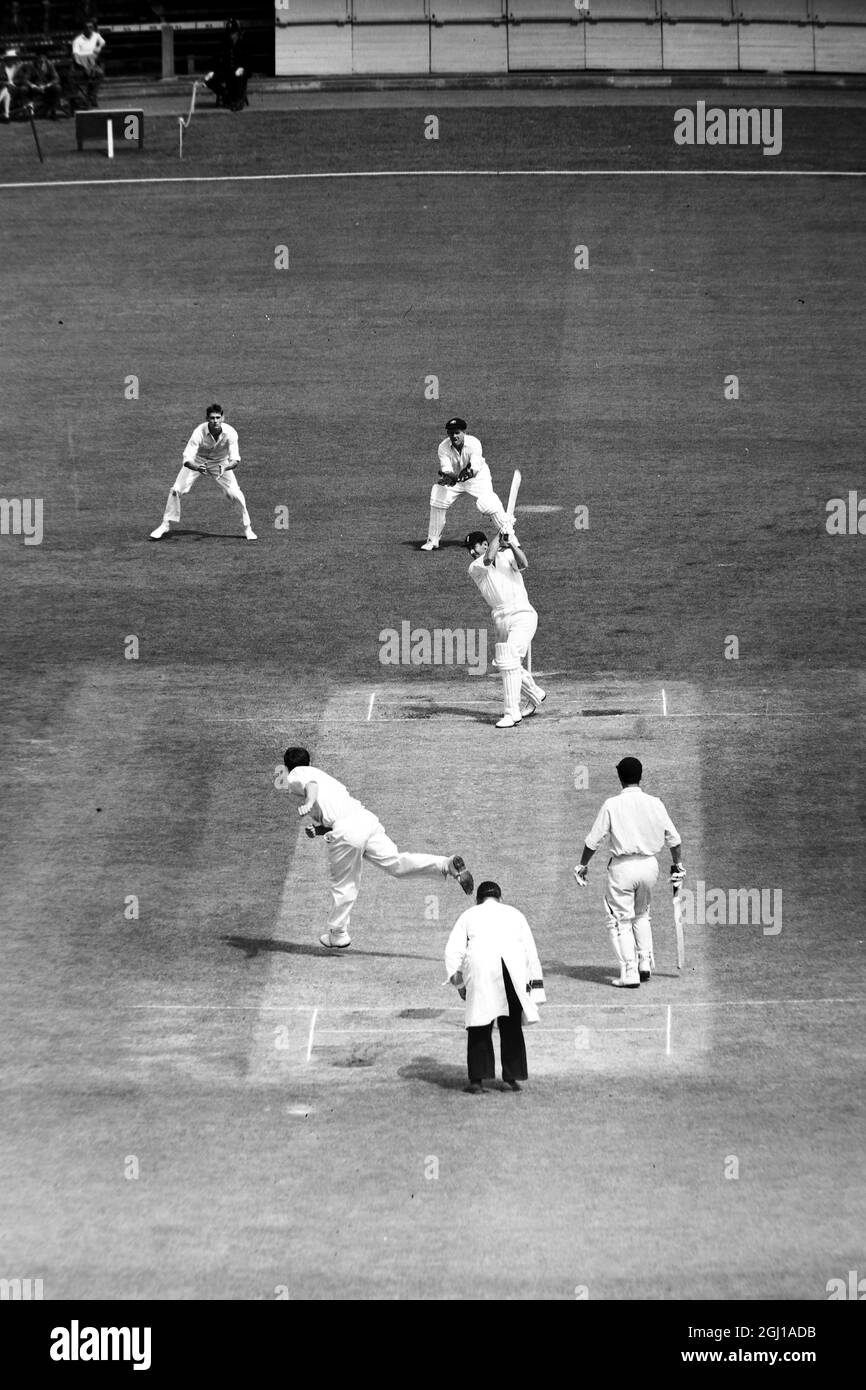 CRICKET AUSTRALIA V ENGLAND DEXTER MCKENZIE ACTION ; 9. JUNI 1964 Stockfoto