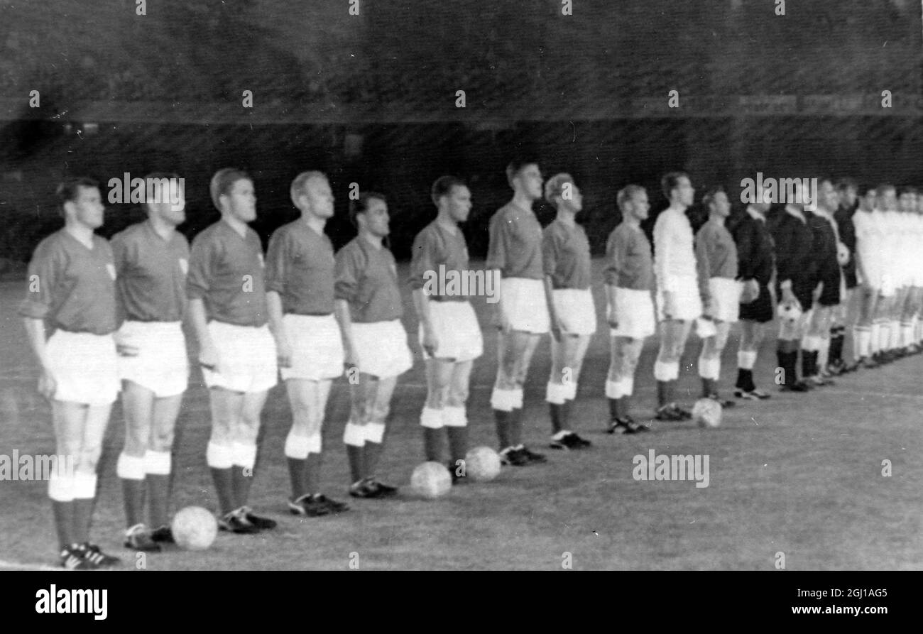 FUSSBALL EUROPEAN NATIONS CUP DENMARK V USSR-TEAMS BILDEN BEFO ; 18. JUNI 1964 Stockfoto