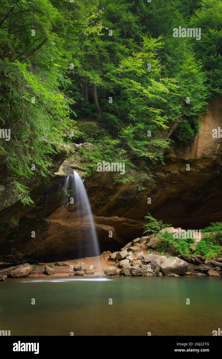 Old man's Cave Lower Falls, Hocking Hills State Park, Ohio Stockfoto