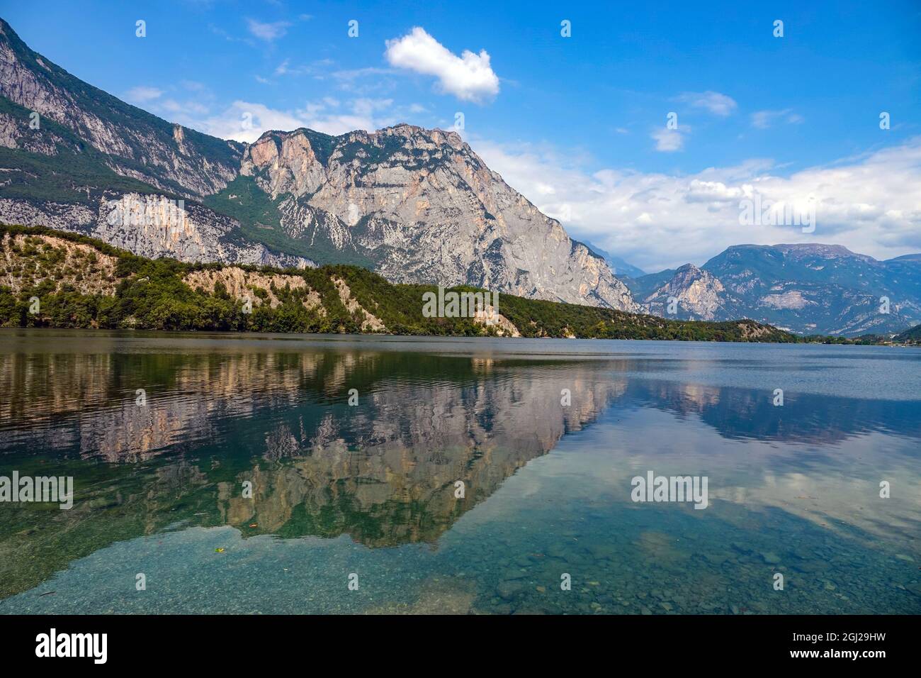 Touristisches Ziel des Lago di Cavedine, Lago Cavedine, Trient, Trentino, Italienische Seen, Italien Stockfoto