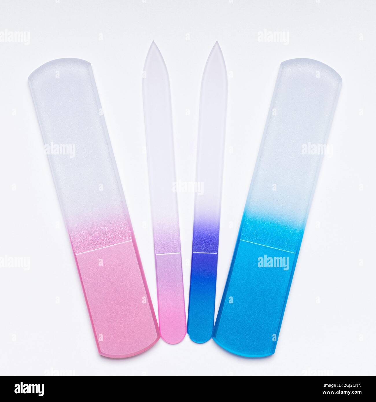 Glasnagelfeilen auf weißem Hintergrund Stockfoto