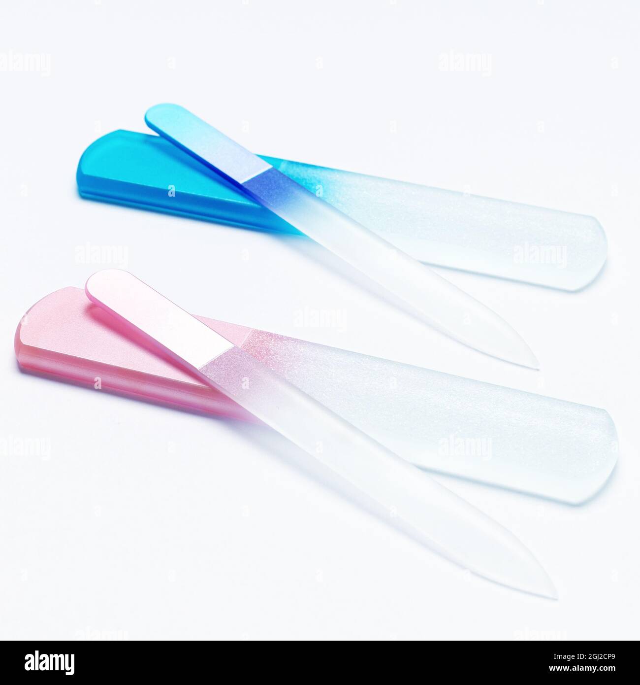 Glasnagelfeilen auf weißem Hintergrund Stockfoto