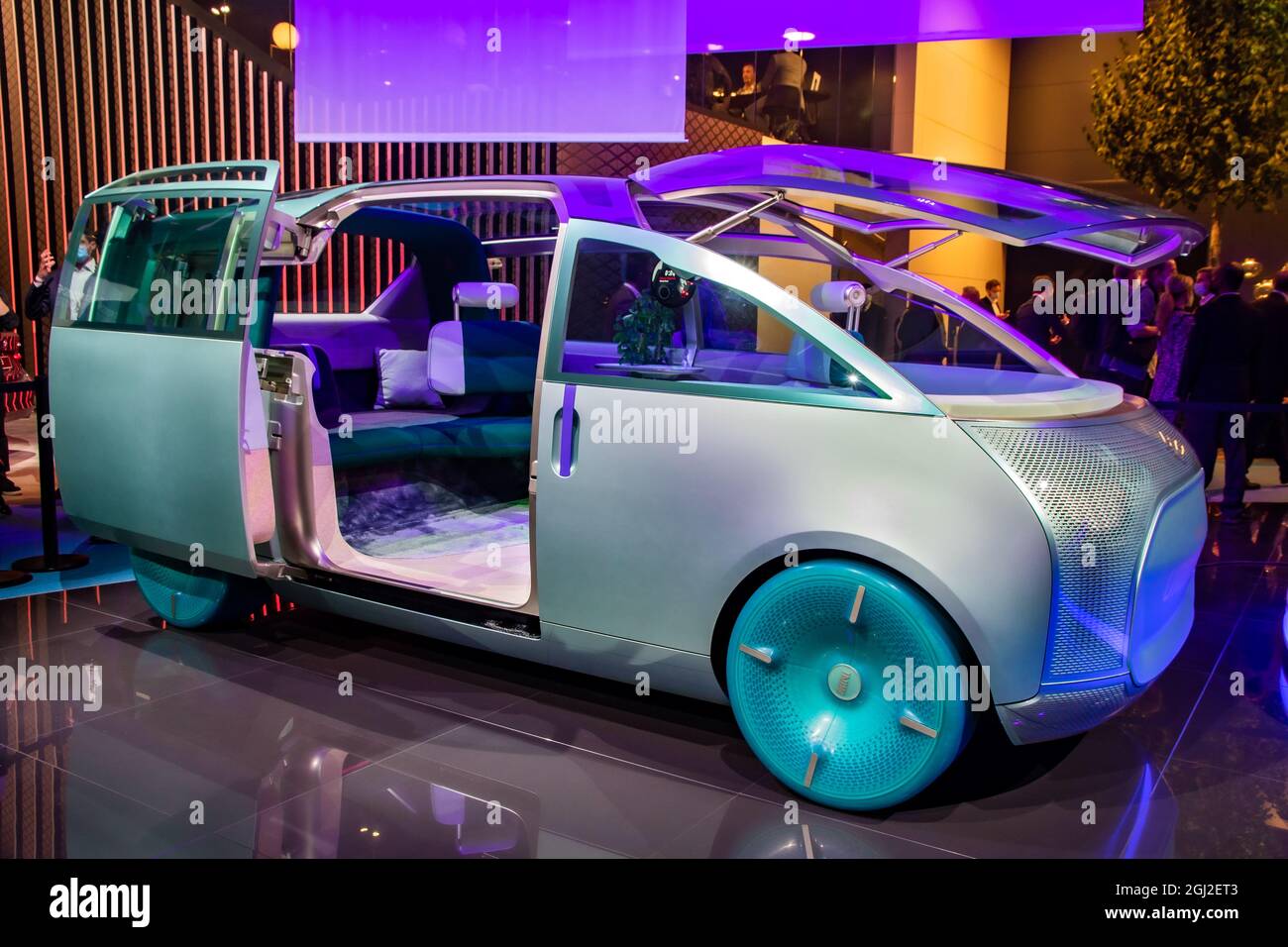 Mini Urbanaut futuristisches autonomes Elektroauto auf der IAA Mobility 2021 in München - 6. September 2021. Stockfoto