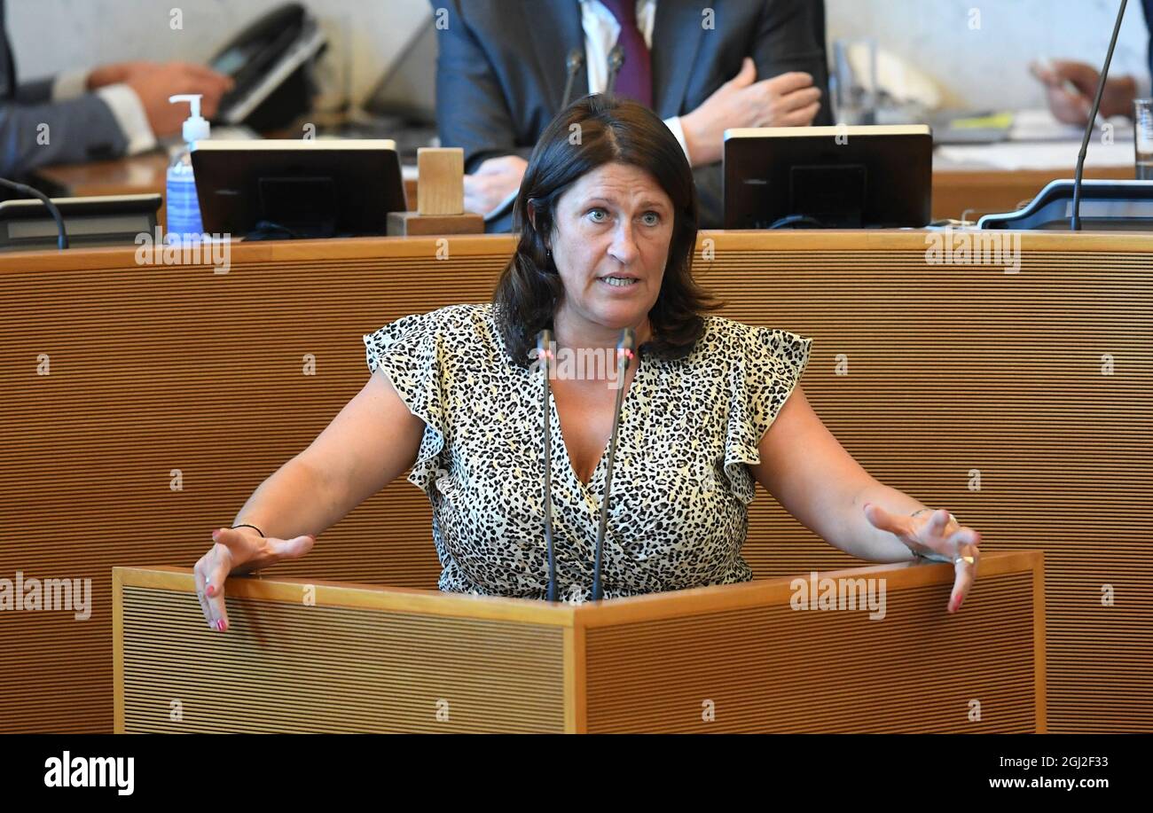 Die wallonische Vizepräsidentin Christie Morreale spricht während einer Plenarsitzung des wallonischen Parlaments in Namur am Mittwoch, den 08. September 2021. BELG Stockfoto