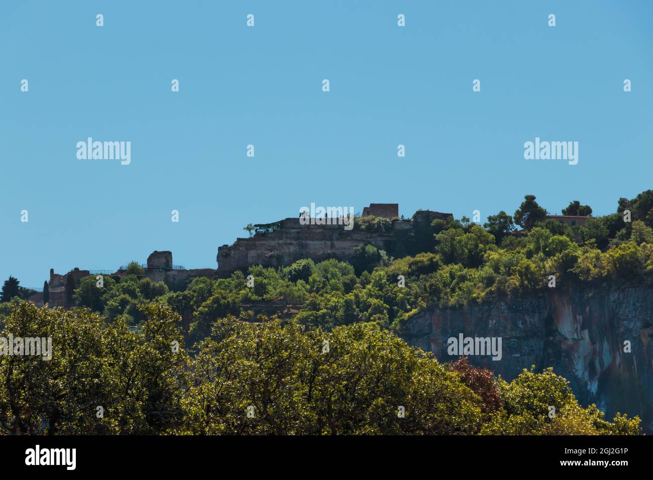 Siurana - Sierra de Montsant - Landschaft mit Bergen und Wald in Tarragona, Spanien Stockfoto