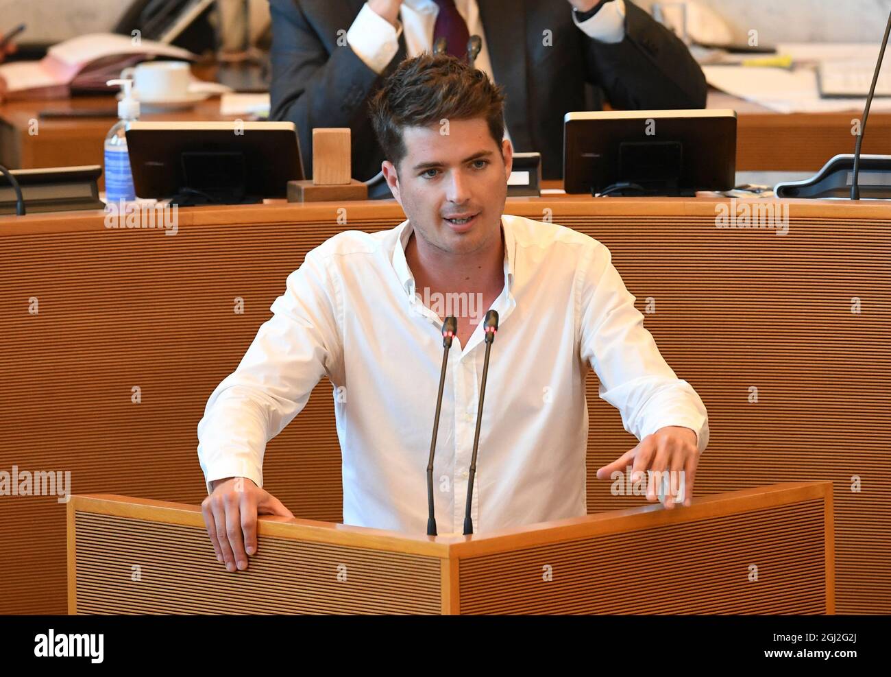 PS' Maxime Hardy spricht während einer Plenarsitzung des wallonischen Parlaments in Namur, Mittwoch, 08. September 2021. BELGA FOTO JOHN THYS Stockfoto