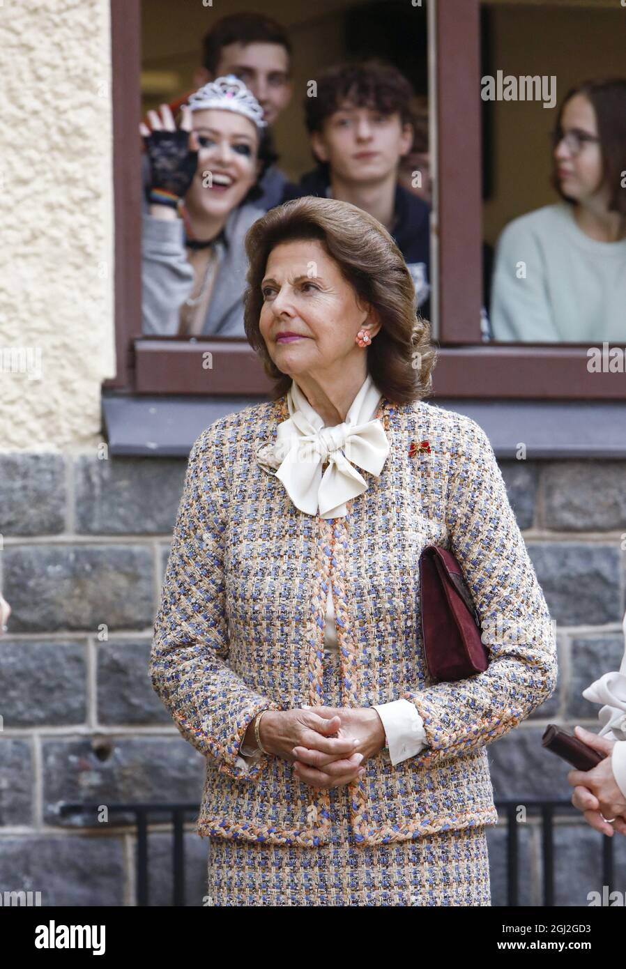 Frau Budenbender und Frau Königin Silvia besuchen die Deutsche Schule, sie werden von Dr. Eva Häussling, Vorsitzender des Deutschen Schulverbandes, und Herrn Mathias Peters, Schulleiter, empfangen. Stockholm, Schweden am 8. September 2021. Foto von Patrik C Österberg/Stella Pictures/ABACAPRESS.COM Stockfoto