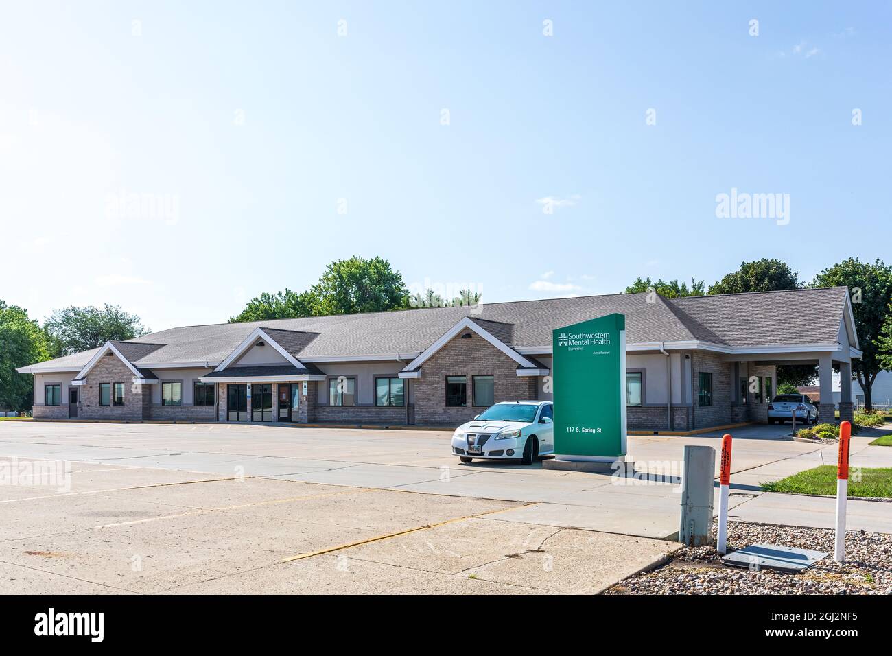 LUVERNE, MN, USA-21 AUGUST 2021:Southwest Mental Health, ein Avera-Partner. Gebäude und Schilder. Stockfoto