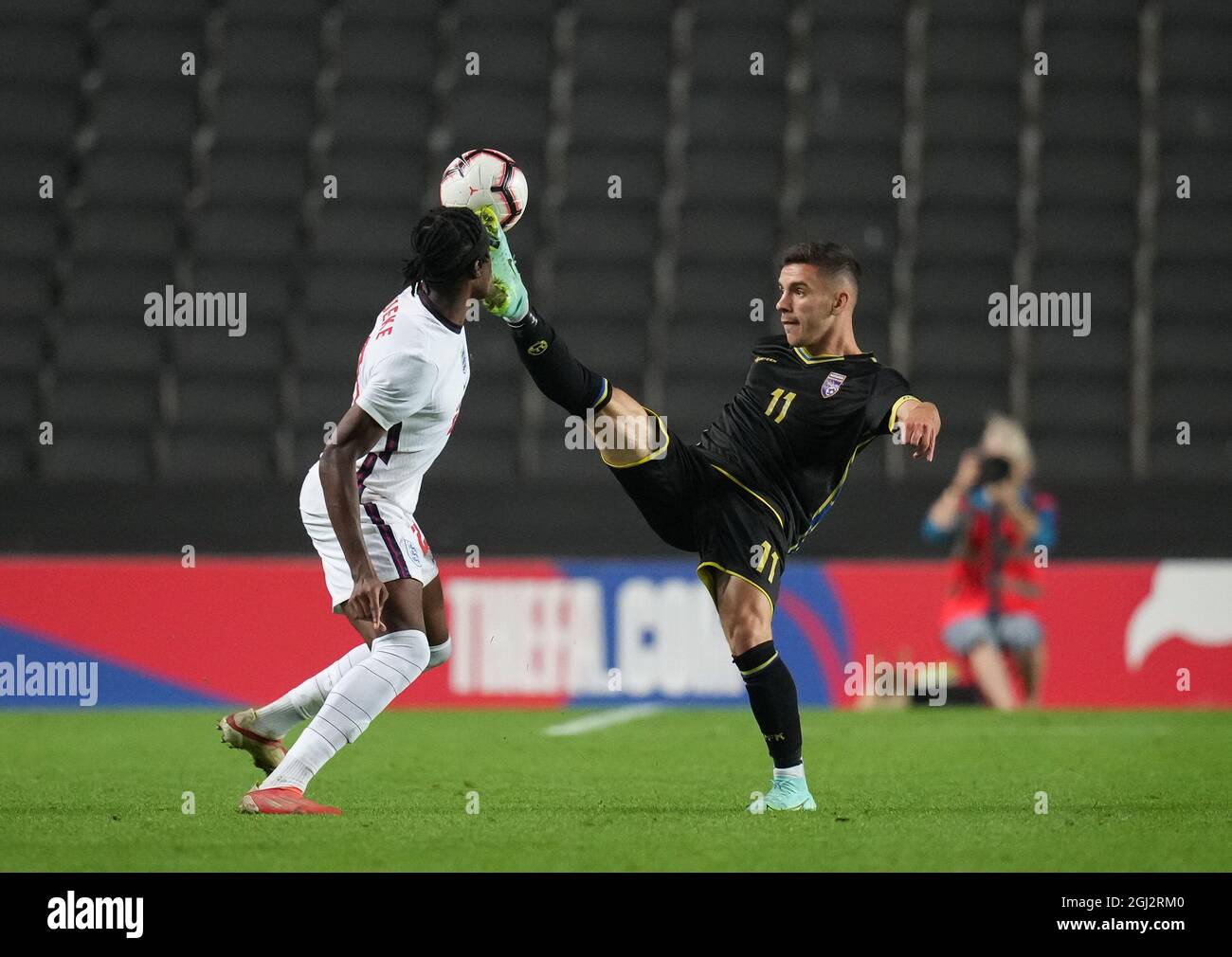 Milton Keynes, Großbritannien. September 2021. Diamant Berisha (Schalke 04 II) von Kosovo U21 während des EM 2023 Qualifier International Spiels zwischen England U21 und Kosovo U21 am 7. September 2021 im Stadion:mk, Milton Keynes, England. Foto von Andy Rowland. Quelle: Prime Media Images/Alamy Live News Stockfoto