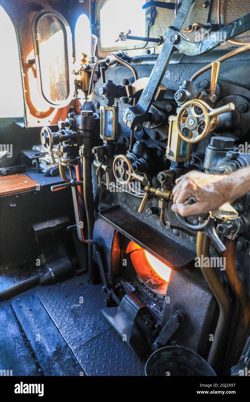 Die Fußplatte und der Feuerkasten einer LMS KLASSE 3F (JINTY) 0-6-0T No.47406 auf der Great Central Railway, Leicestershire, England, UK Stockfoto