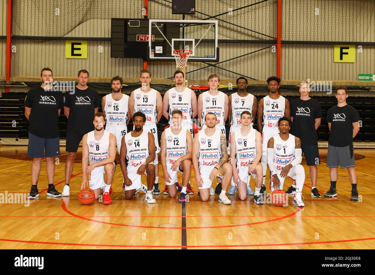 (Oberste Reihe L-R) Raymond Westphalen , Sacha Massot, Milos Bojovic, Yannick Desiron, Jonas Delalieux , Leander Dedroog, Tyrell Nelson, Justin Gordon, Niel Stockfoto