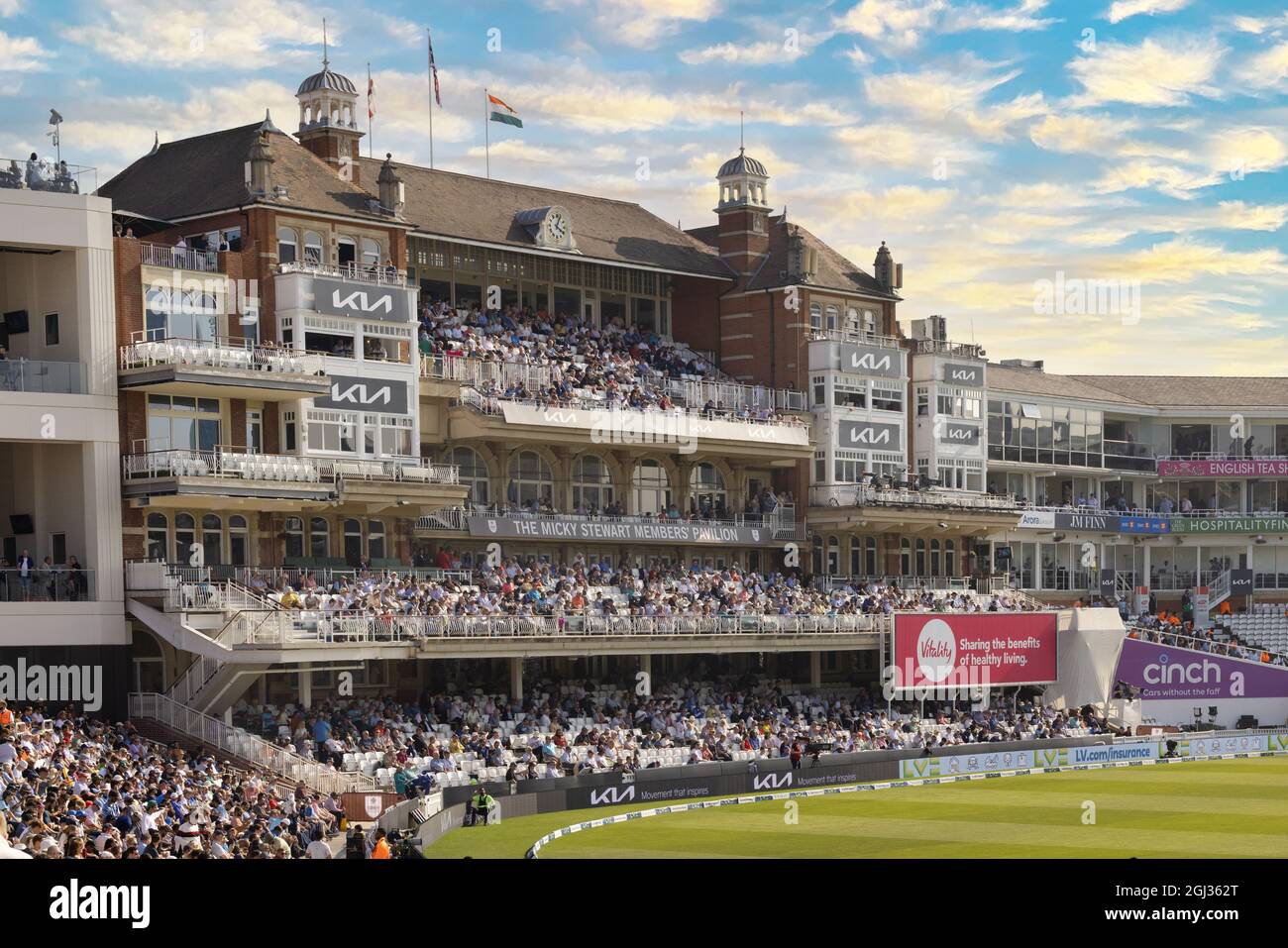 Der Oval Pavilion, am Oval Cricket Ground, oder Kia Oval, Heimat des Surrey County Cricket Club, Kennington, Lambeth, London, Großbritannien Stockfoto
