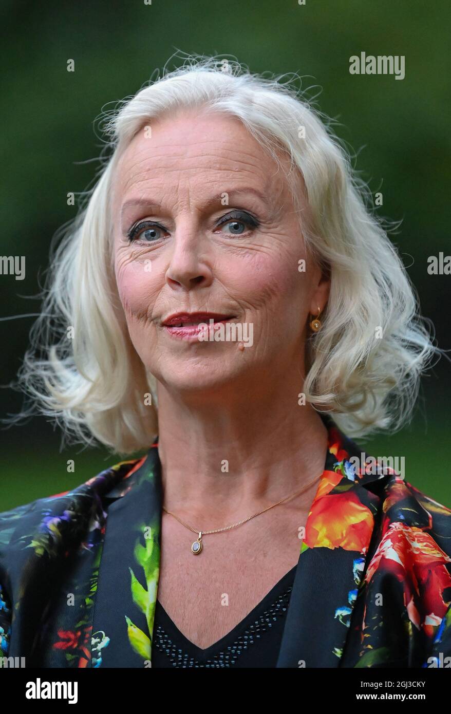 Neuhardenberg, Deutschland. September 2021. Anne Sofie von Otter, schwedische Opernsängerin, fotografiert vor ihrer Aufführung für das Sommerprogramm auf Schloss Neuhardenberg. Quelle: Patrick Pleul/dpa-Zentralbild/ZB/dpa/Alamy Live News Stockfoto