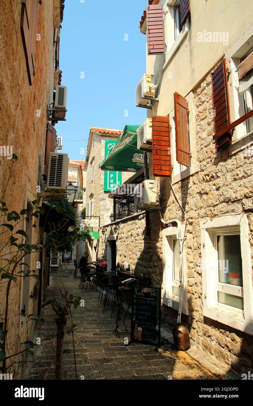 Straße in der Altstadt Budva und der Zitadelle, Budva Gemeinde, Montenegro. Stockfoto