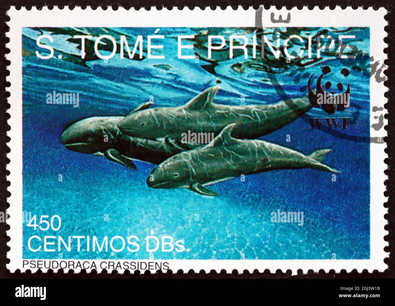 SAO TOME UND PRINIPE - UM 1992: Eine in Sao Tome und Principe gedruckte Briefmarke zeigt den Falschen Killerwal, Pseudoraca Crassidens, ist ein Mitglied der Delfine Stockfoto