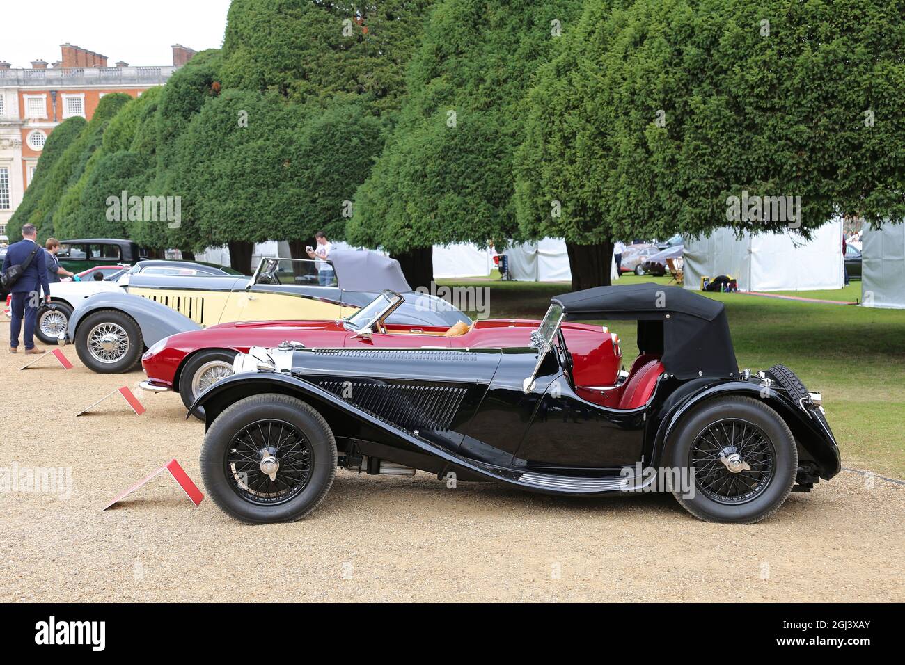 SS Jaguar 100 2.5 Liter Roadster (1936), Concours of Elegance 2021, Hampton Court Palace, London, Großbritannien, Europa Stockfoto
