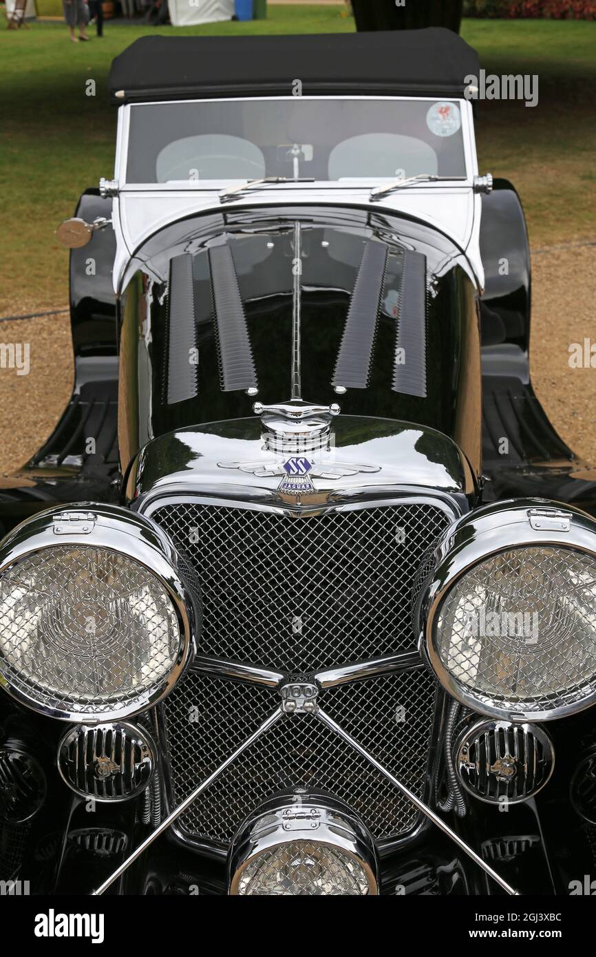 SS Jaguar 100 2.5 Liter Roadster (1936), Concours of Elegance 2021, Hampton Court Palace, London, Großbritannien, Europa Stockfoto