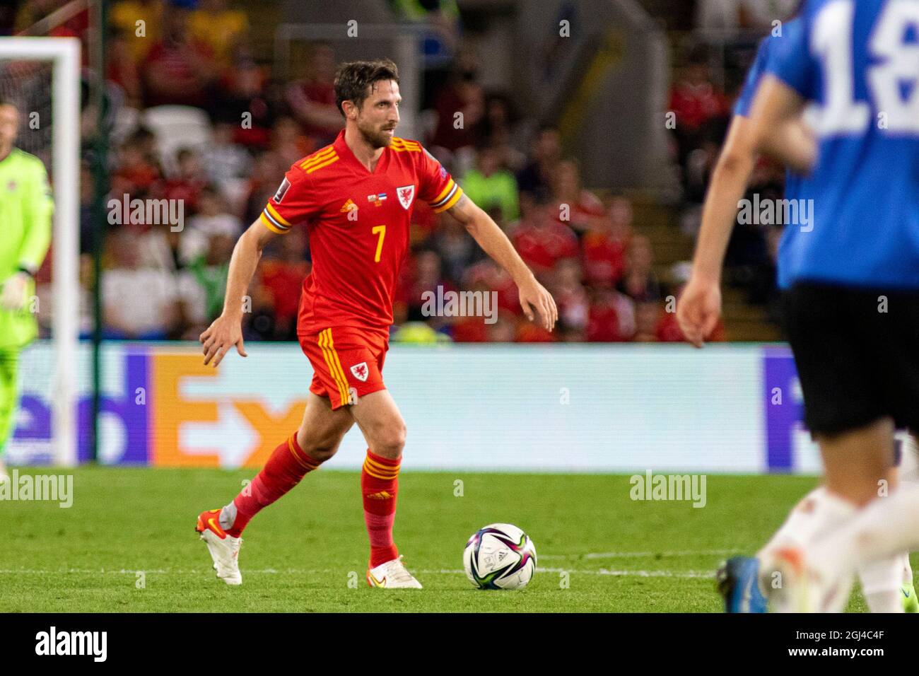 Cardiff, Großbritannien. September 2021. Joe Allen aus Wales in Aktion. Wales gegen Estland in einer Qualifikation zur FIFA-Weltmeisterschaft 2022 im Cardiff City Stadium am 8. September 2021. Quelle: Lewis Mitchell/Alamy Live News Stockfoto