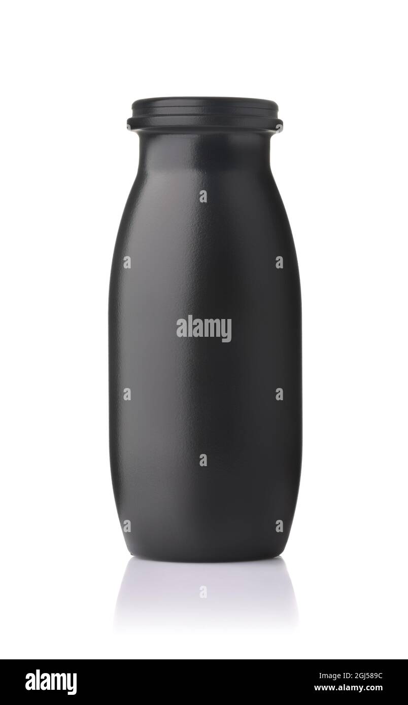 Vorderansicht einer offenen kleinen schwarzen Kunststoffflasche isoliert auf Weiß Stockfoto