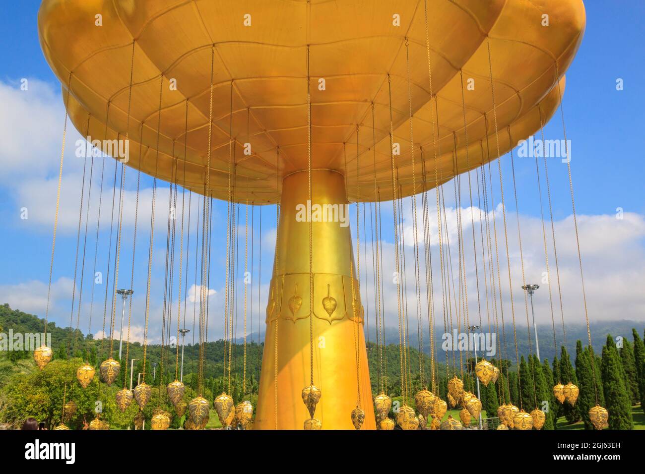 Thailand. Royal Park Ratchaphruek. Goldene Skulptur. Stockfoto