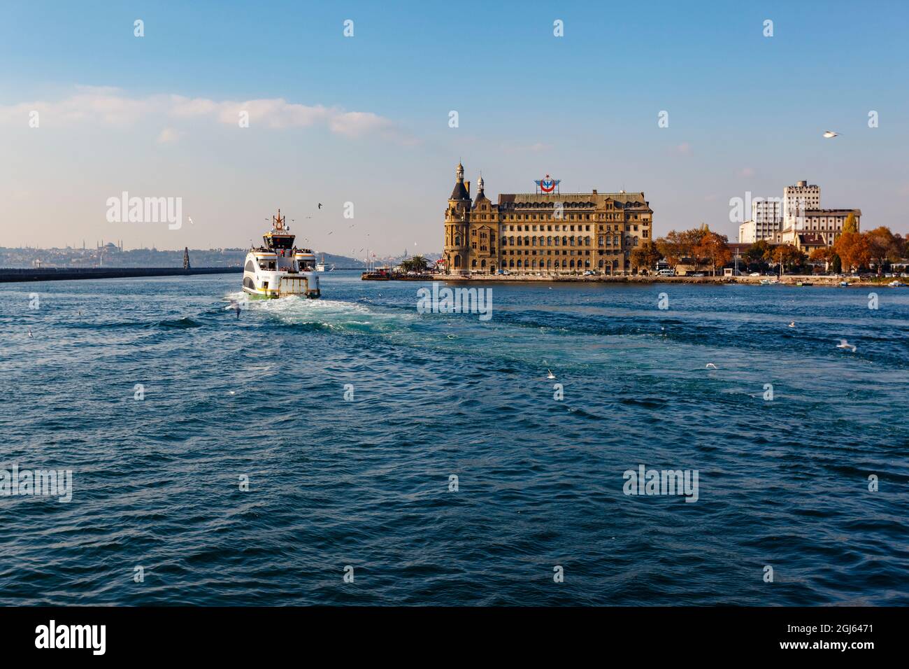 Haydarpasa Bahnhof und Fähre, Istanbul, Türkei. Stockfoto