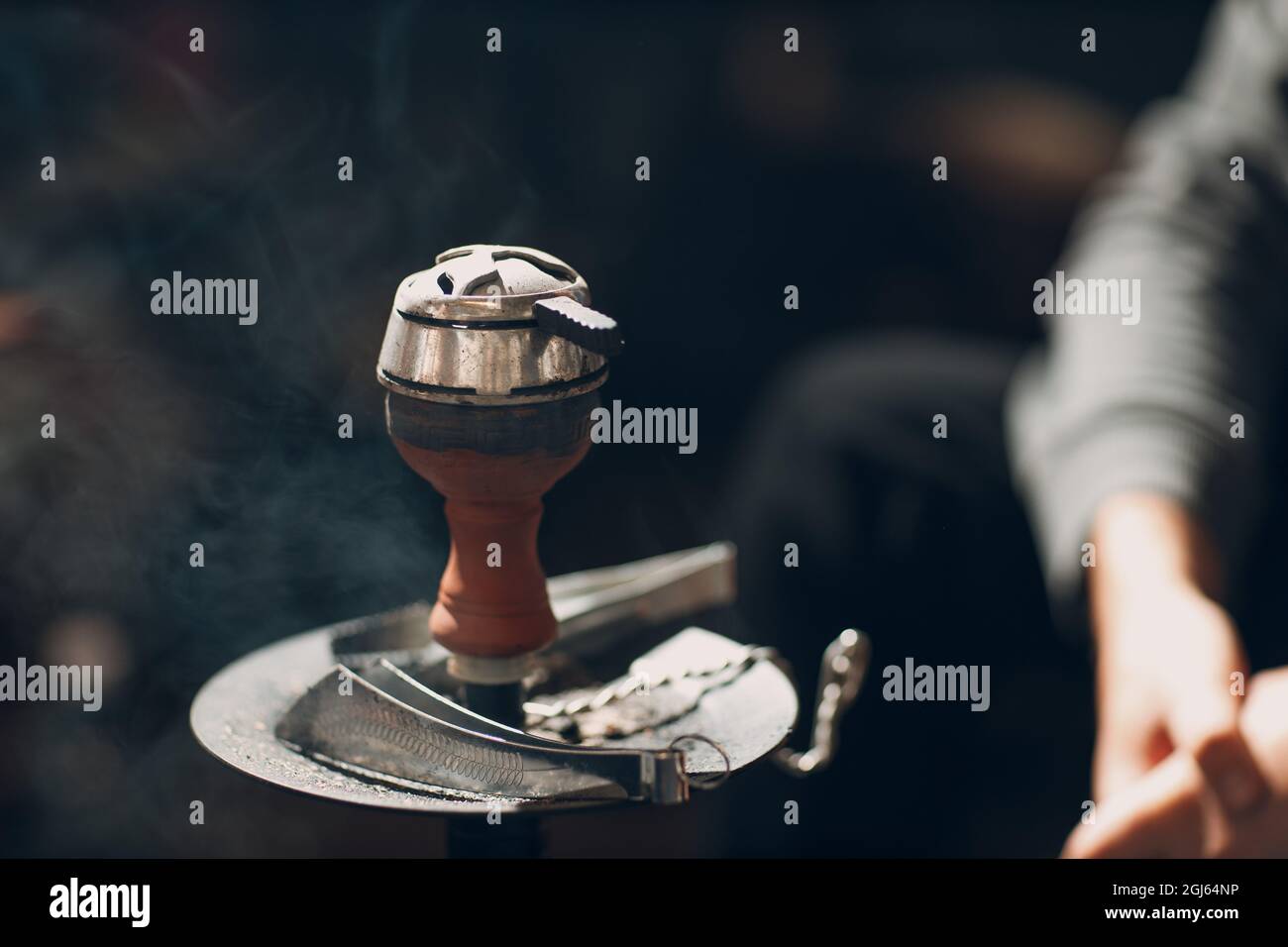 Shisha Shisha heiße Kohle und Tabak für Rauchen und Freizeit Stockfoto