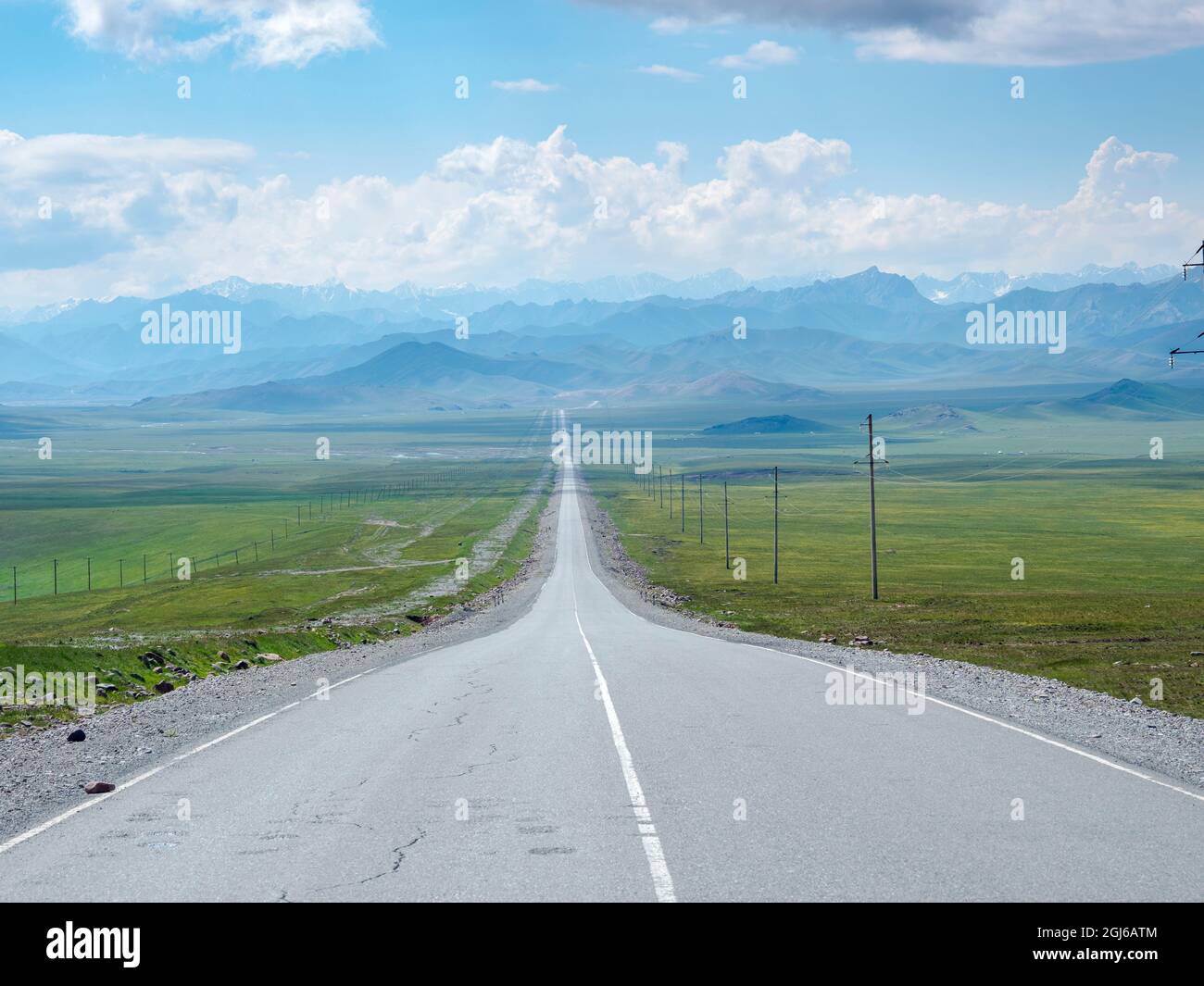 Irkeschtam-Pass nahe der chinesischen Grenze. Der Pamir Highway im Alay Valley im Pamir Gebirge. Zentralasien, Kirgisistan Stockfoto