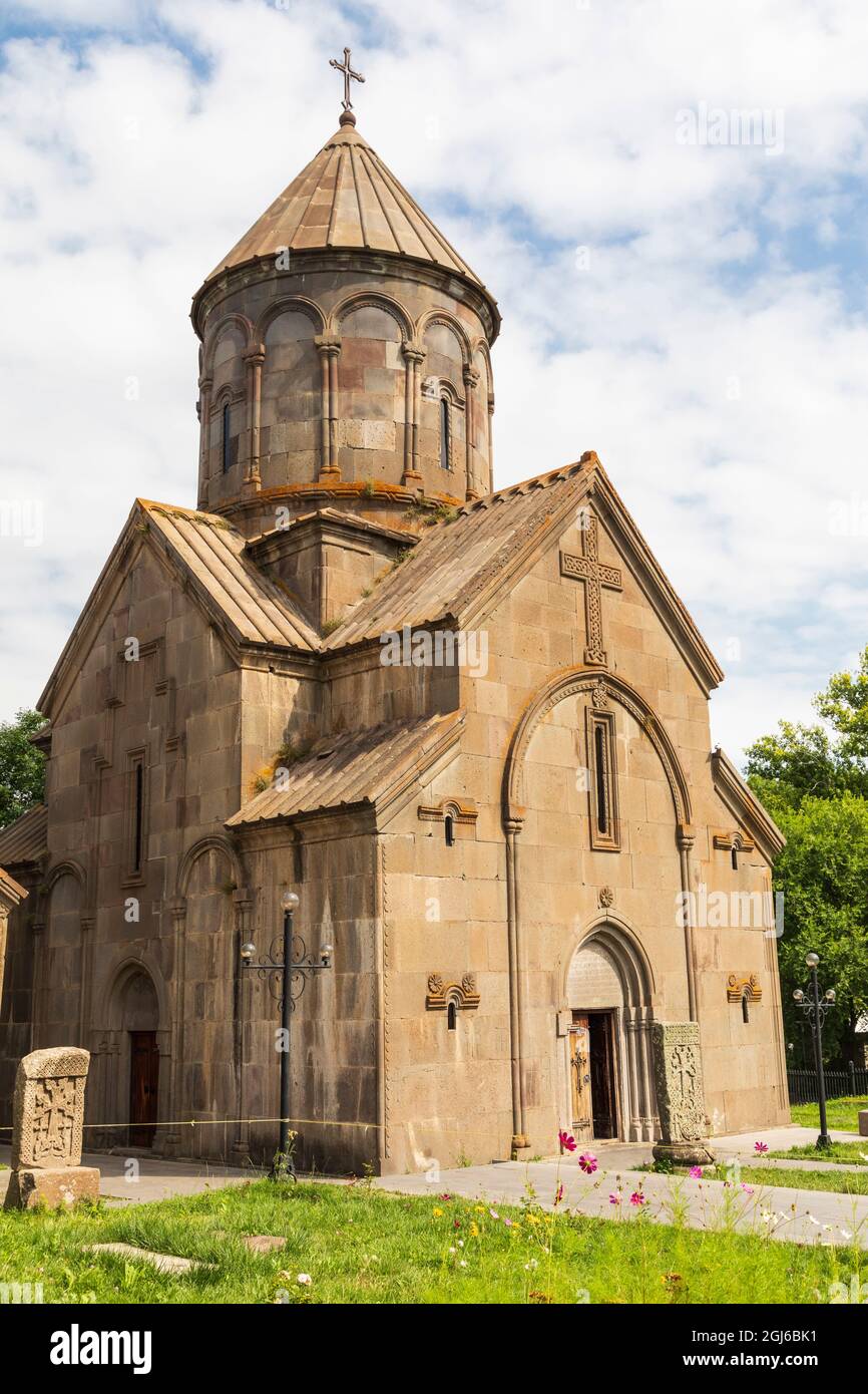 Armenien, Tsachkadzor. Kecharis-Kloster. Ein mittelalterlicher Klosterkomplex aus dem 11. Jahrhundert. Außenansicht der Katoghike Kirche. Stockfoto