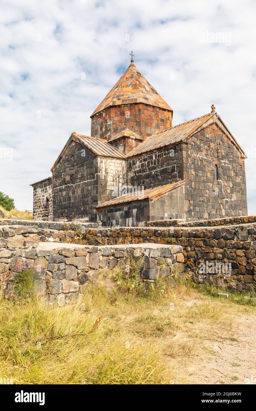 Armenien, Sevan. Die Kirche der Surp Arakelots im Kloster Sevanavank am Sevan-See. Stockfoto