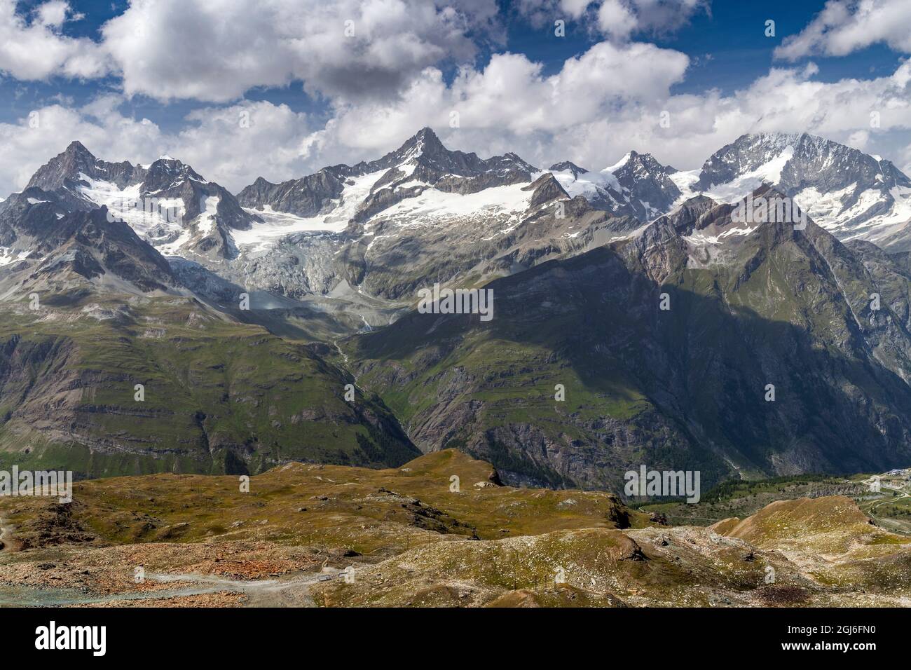 Panoramalandschaft im Sommer, Zermatt, Wallis, Schweiz Stockfoto