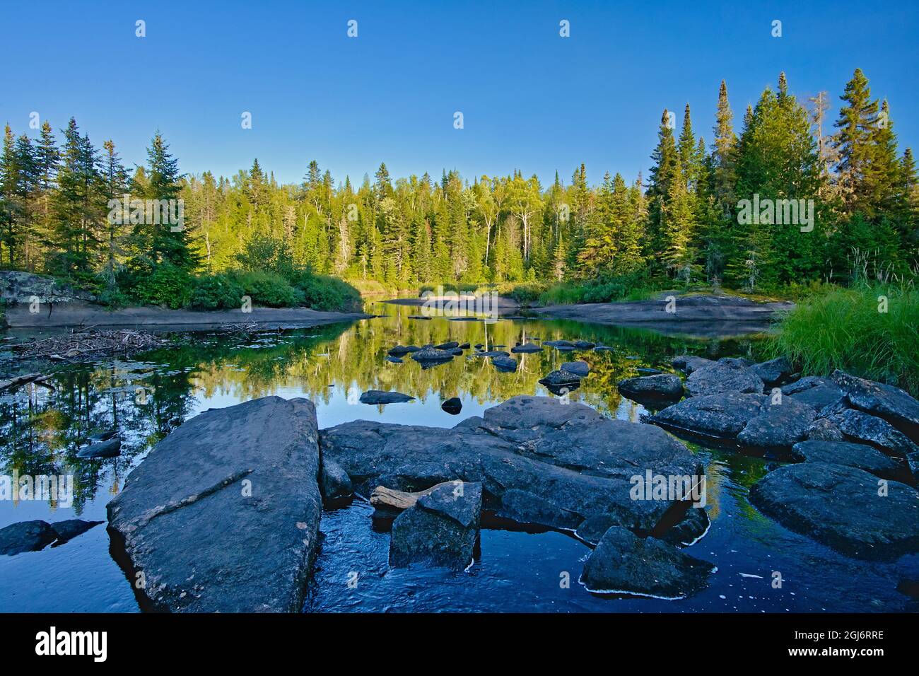 Kanada, Quebec, Nationalpark La Mauricie. Ruisseau Bouchard Creek Landschaft. Kredit als: Mike Grandmaison / Jaynes Gallery / DanitaDelimont. com Stockfoto