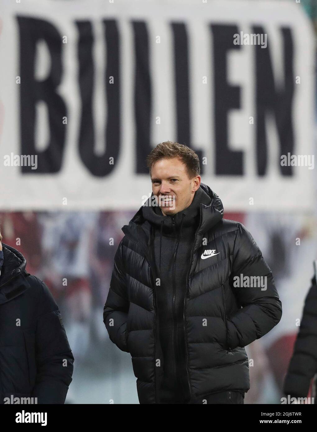 firo: 09.01.2021 Fußball, Fußball 1. Bundesliga, Saison 2020/2021 RBL RB Leipzig - BVB Borussia Dortmund 1: 3 RB-Trainer, Trainer, Julian Nagelsmann, Bullen-Schriftzug Stockfoto