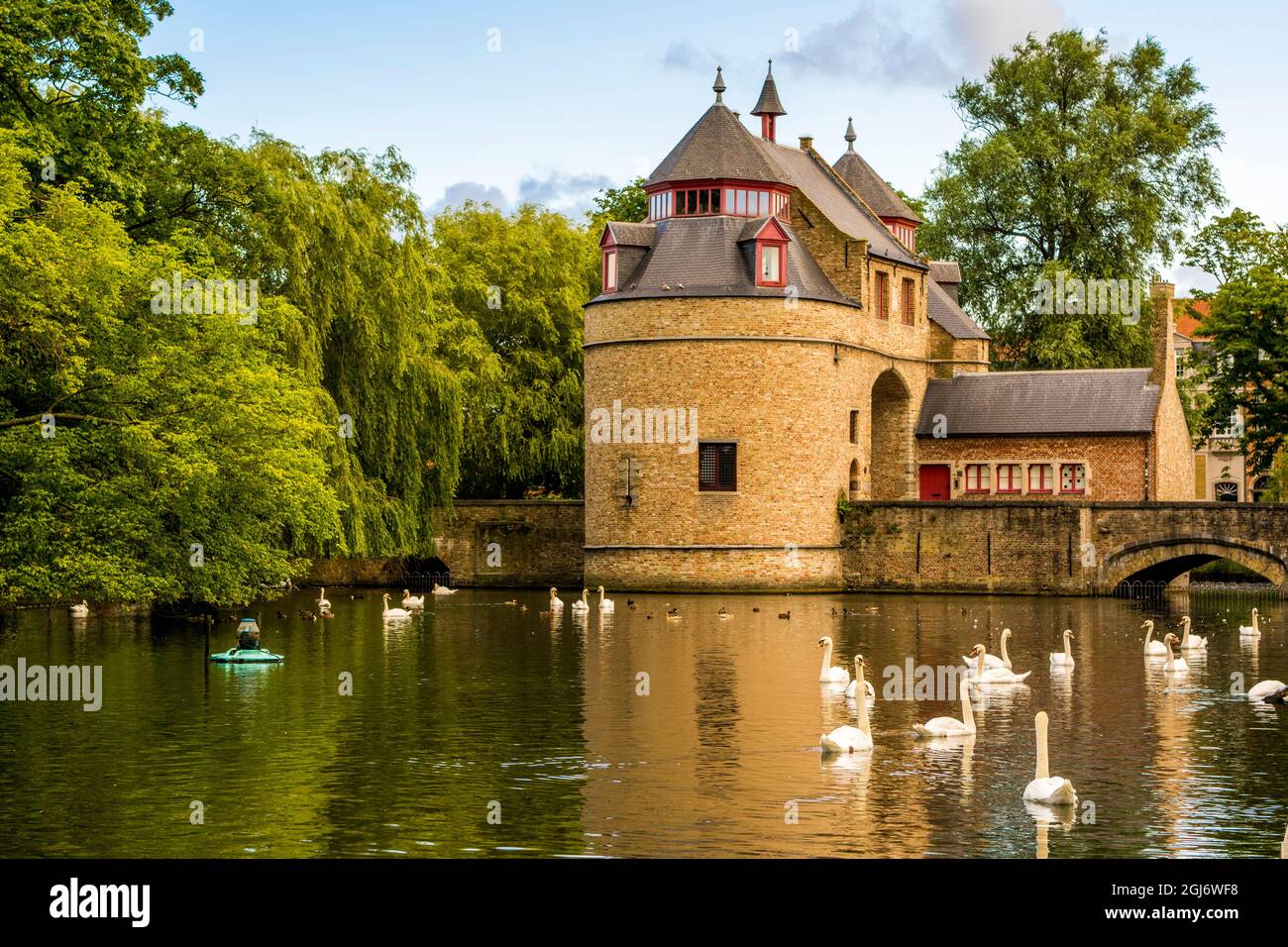 Ezelpoort oder Donkey's Gate, befestigtes Tor, Brügge, Westflandern, Belgien. Stockfoto