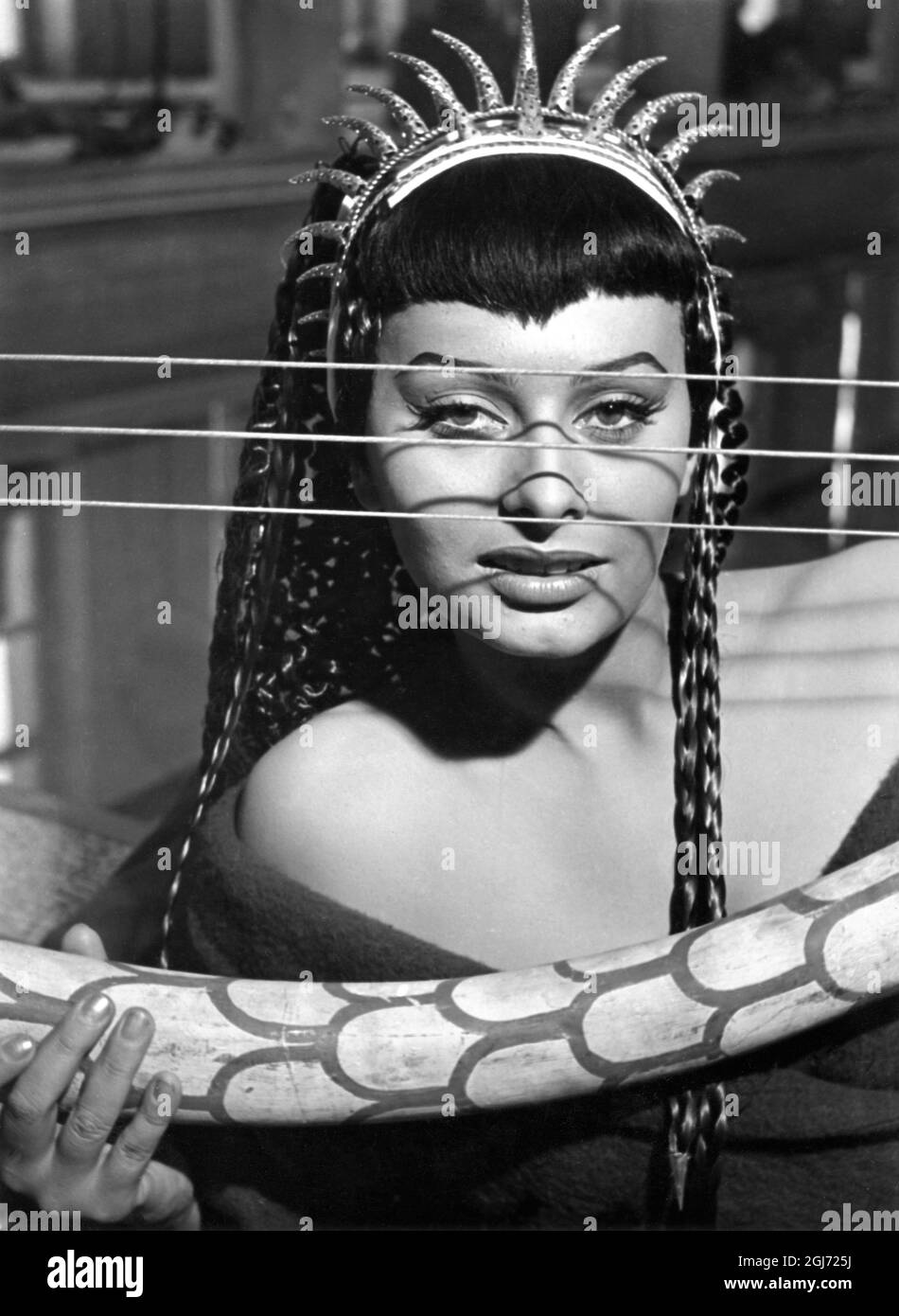 Sophia loren 1954 -Fotos und -Bildmaterial in hoher Auflösung – Alamy