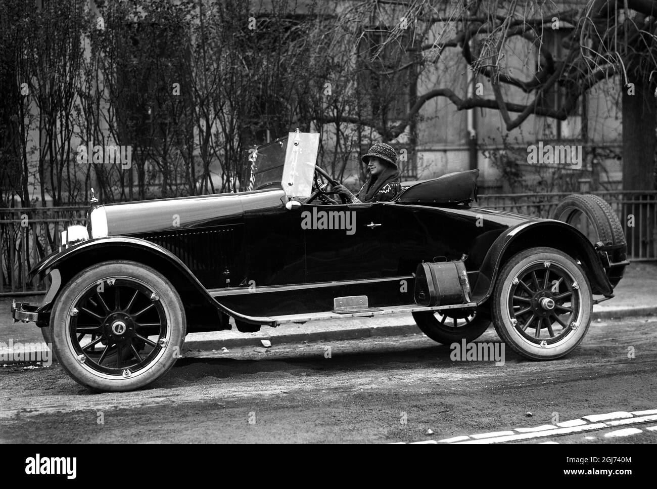 Maggie Florman, erste weibliche Pilotin in Schweden. Bild zeigt sie in ihrem neuen Auto, einem 59 PS Motor Stephens Salient Six Roadster. Stockfoto